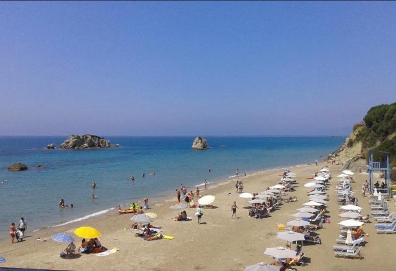 Stefanias Appartments Agios Matthaios  Luaran gambar