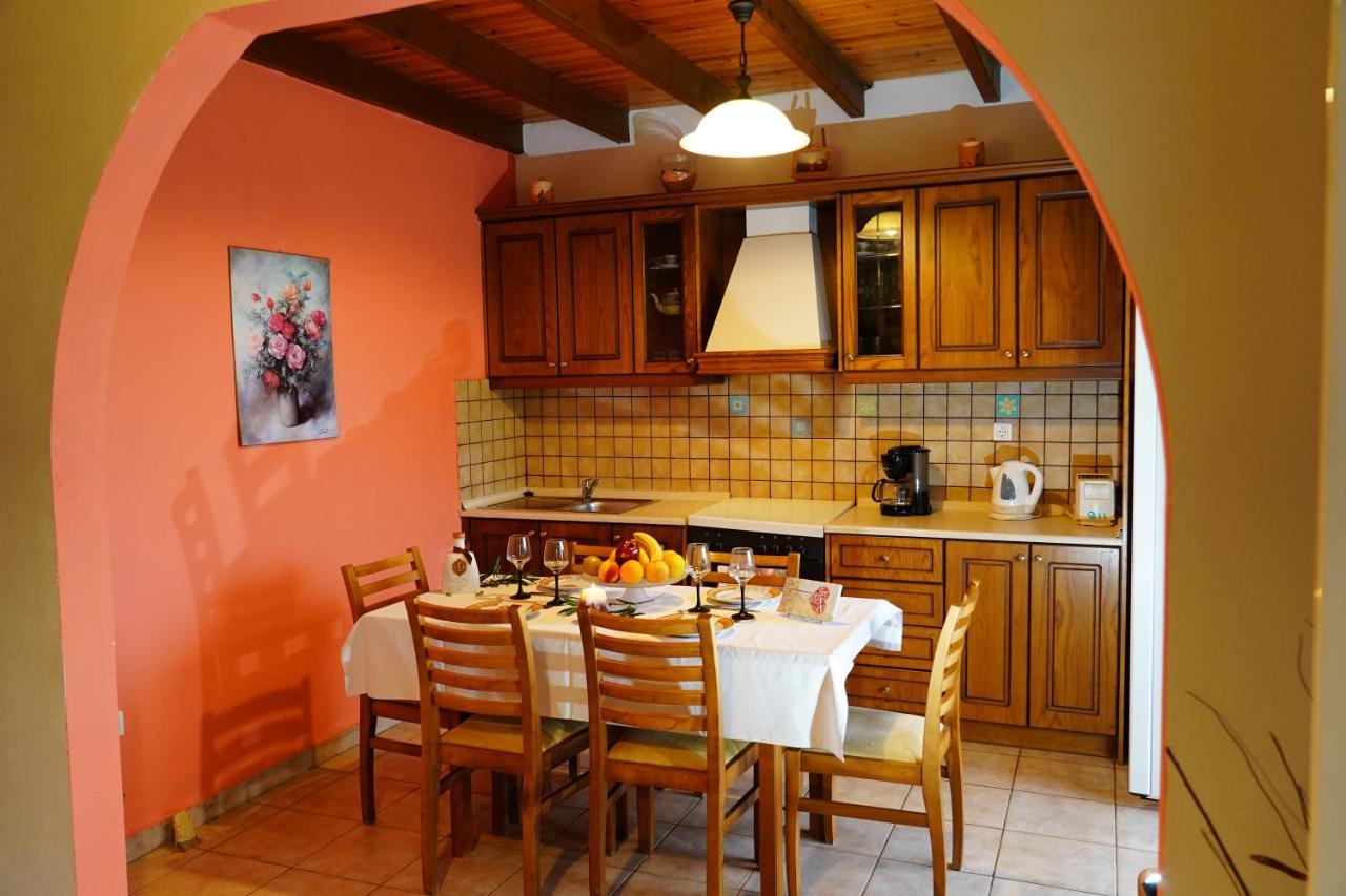 Stefanias Appartments Agios Matthaios  Luaran gambar