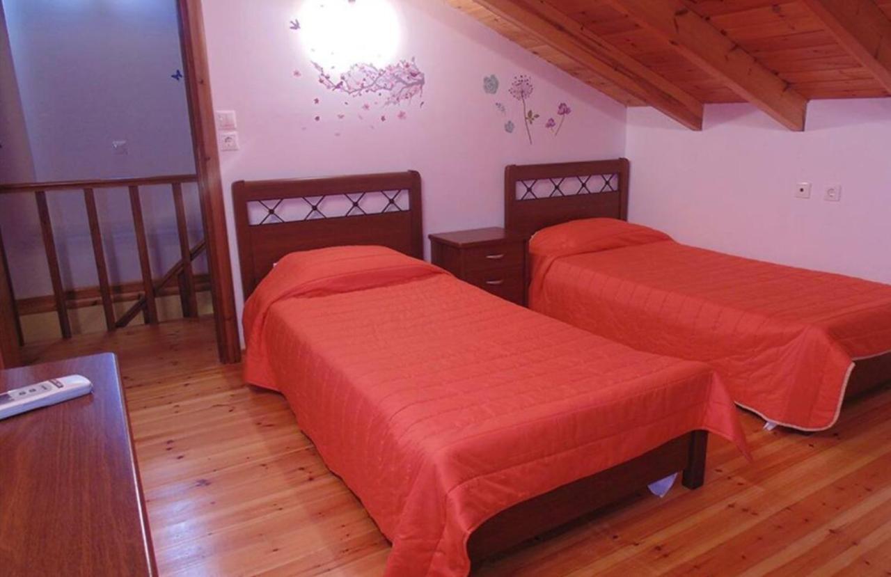 Stefanias Appartments Agios Matthaios  Luaran gambar