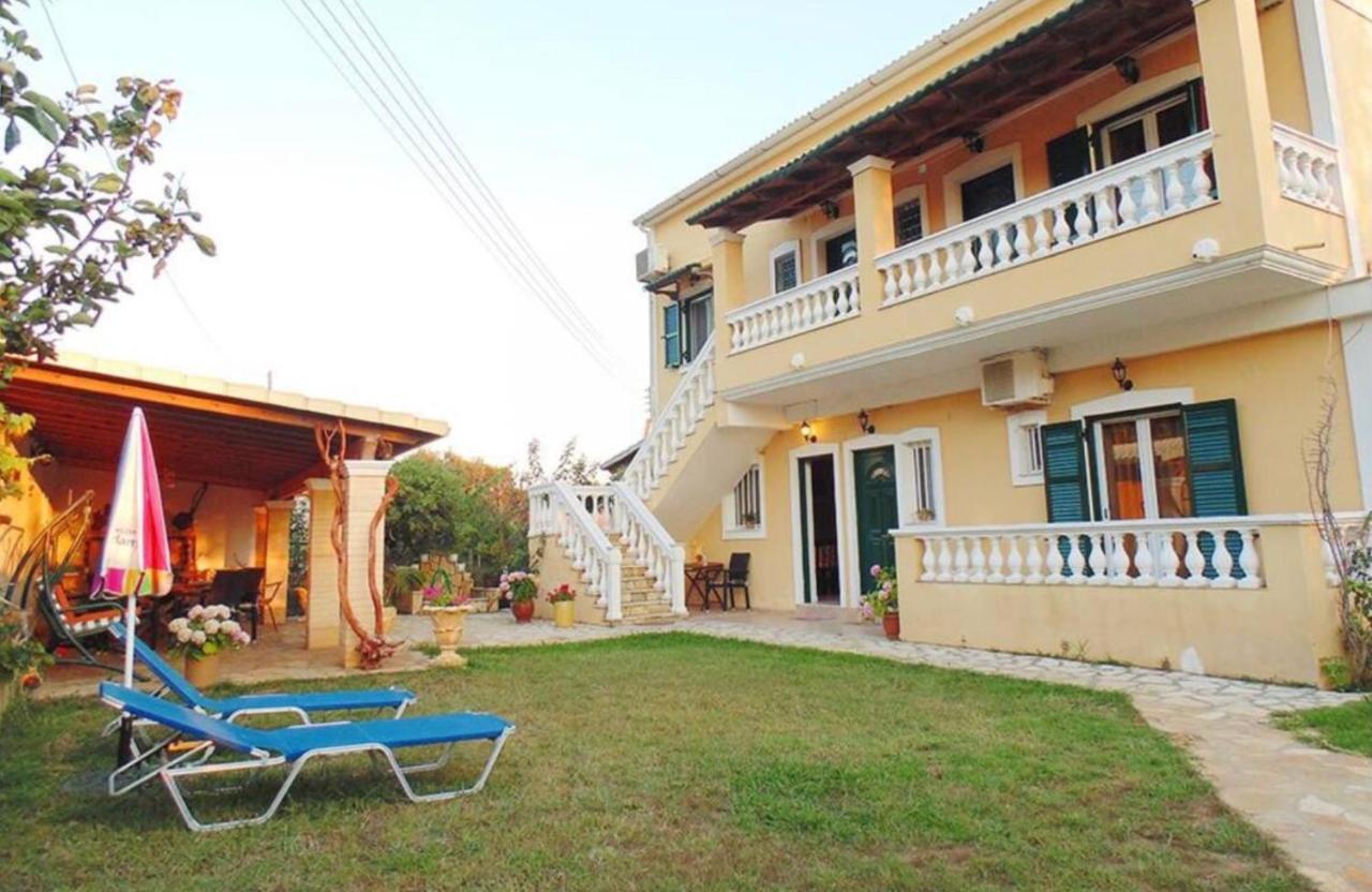 Stefanias Appartments Agios Matthaios  Luaran gambar