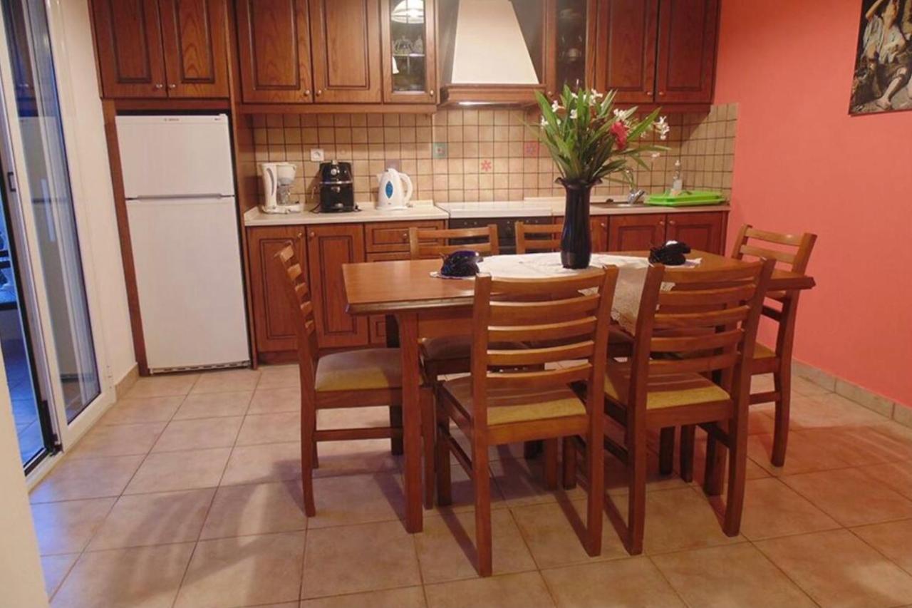 Stefanias Appartments Agios Matthaios  Luaran gambar