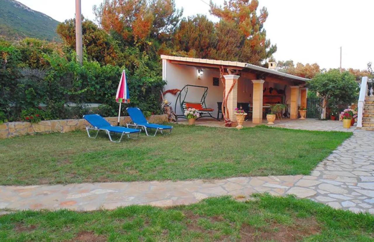 Stefanias Appartments Agios Matthaios  Luaran gambar