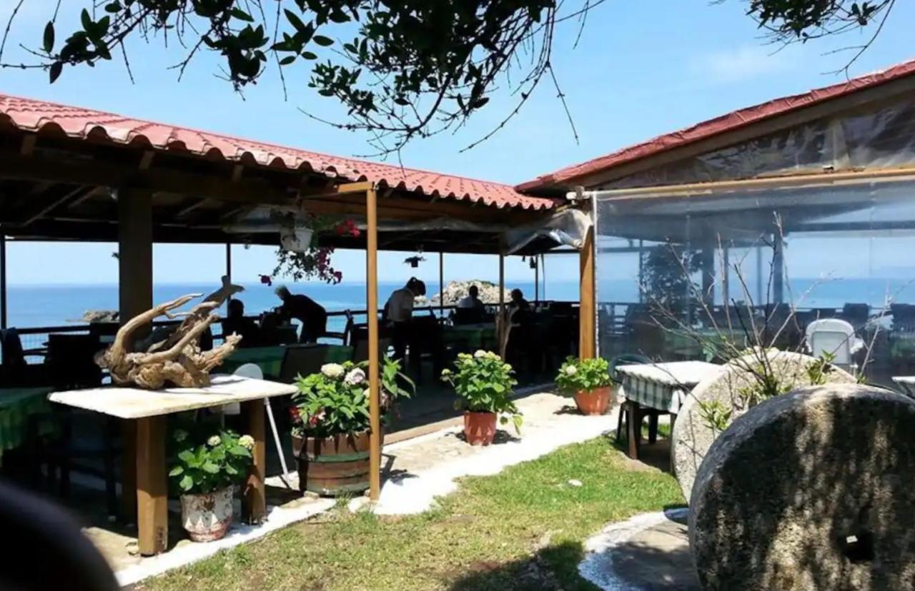 Stefanias Appartments Agios Matthaios  Luaran gambar