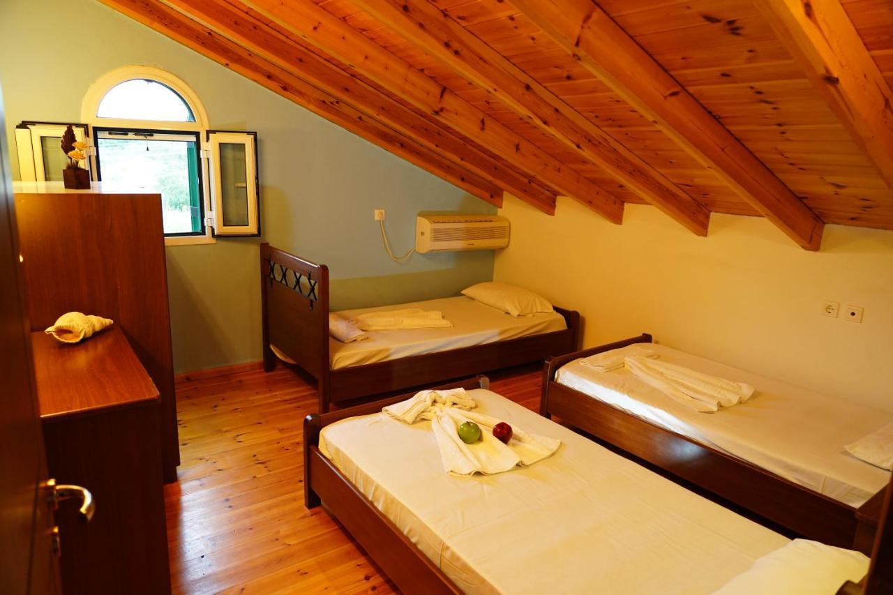 Stefanias Appartments Agios Matthaios  Luaran gambar