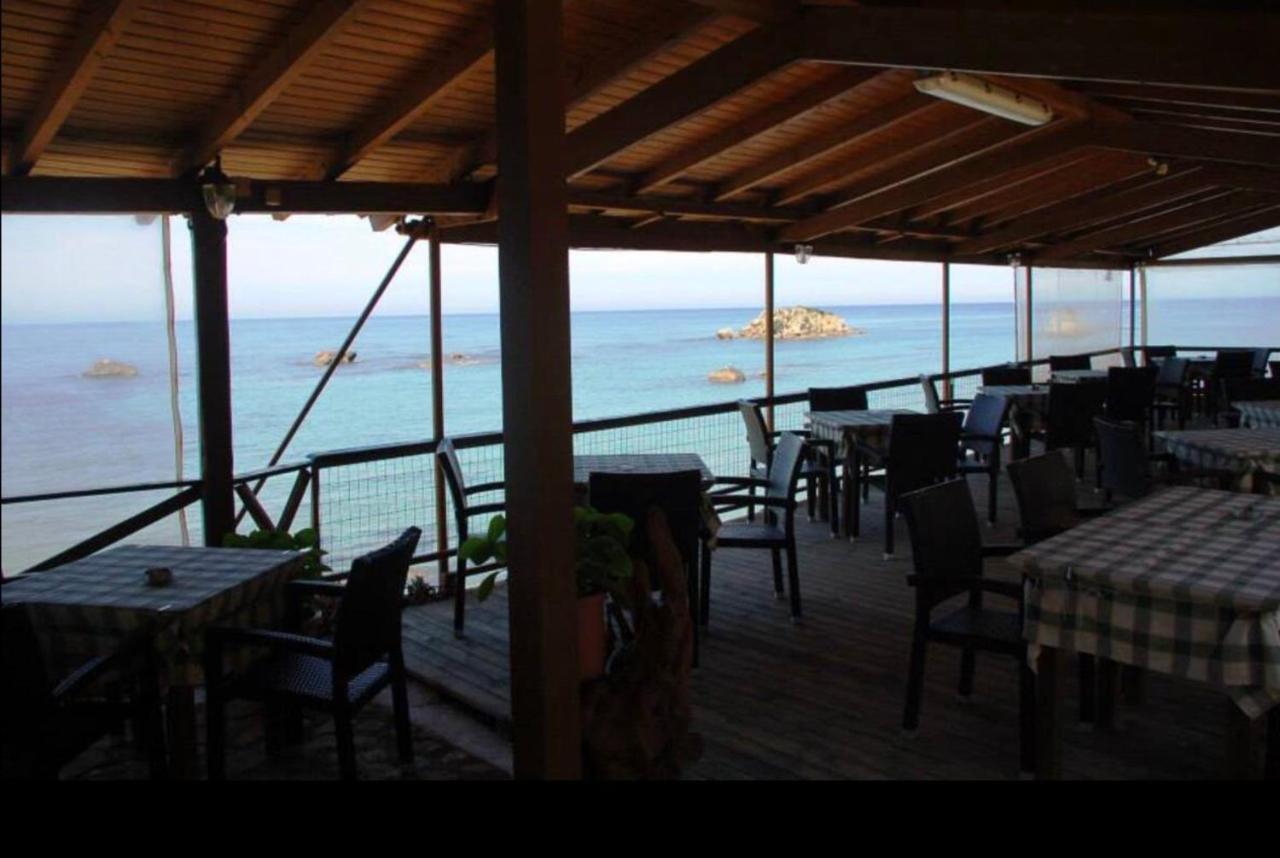 Stefanias Appartments Agios Matthaios  Luaran gambar