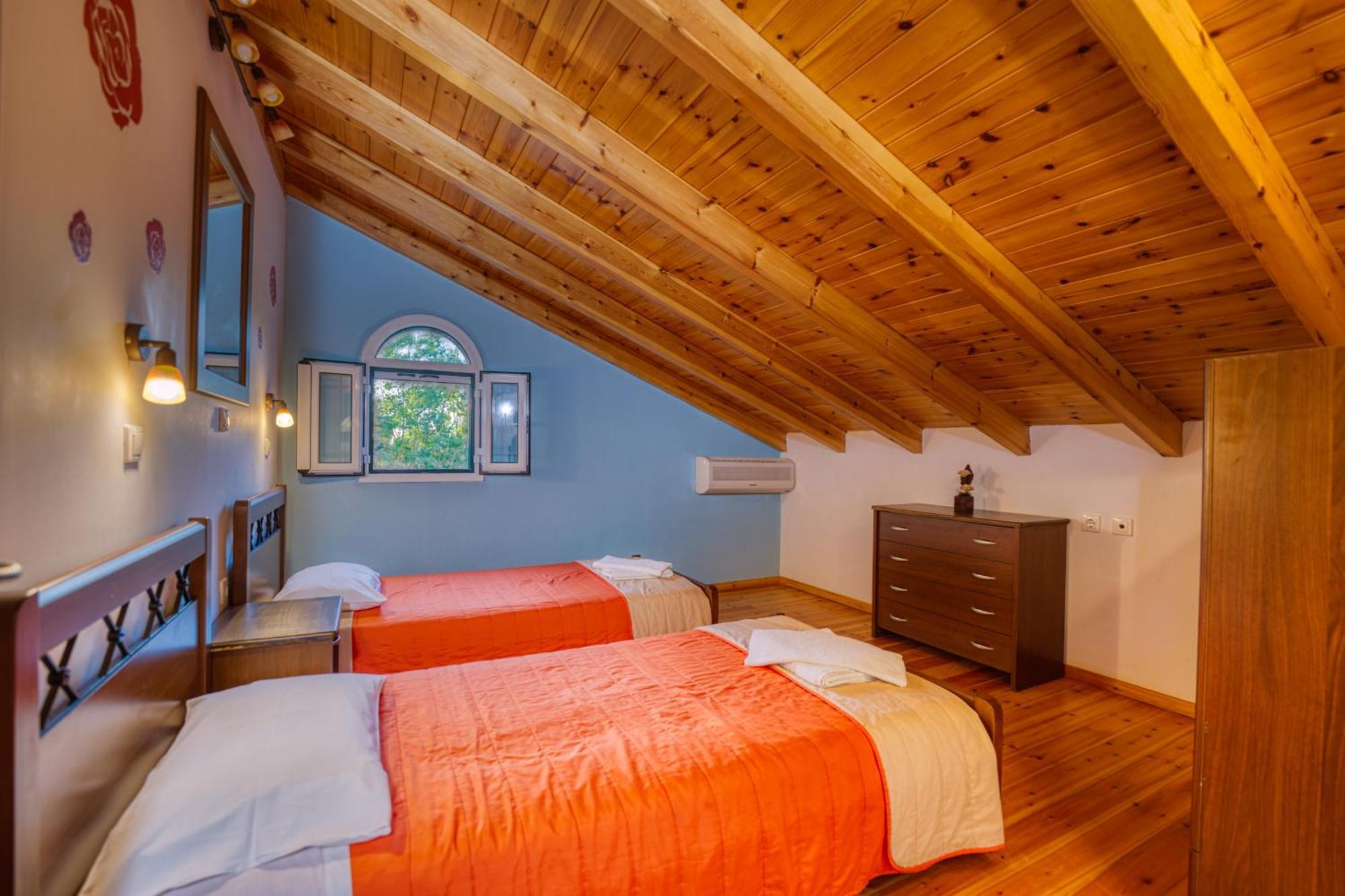 Stefanias Appartments Agios Matthaios  Luaran gambar