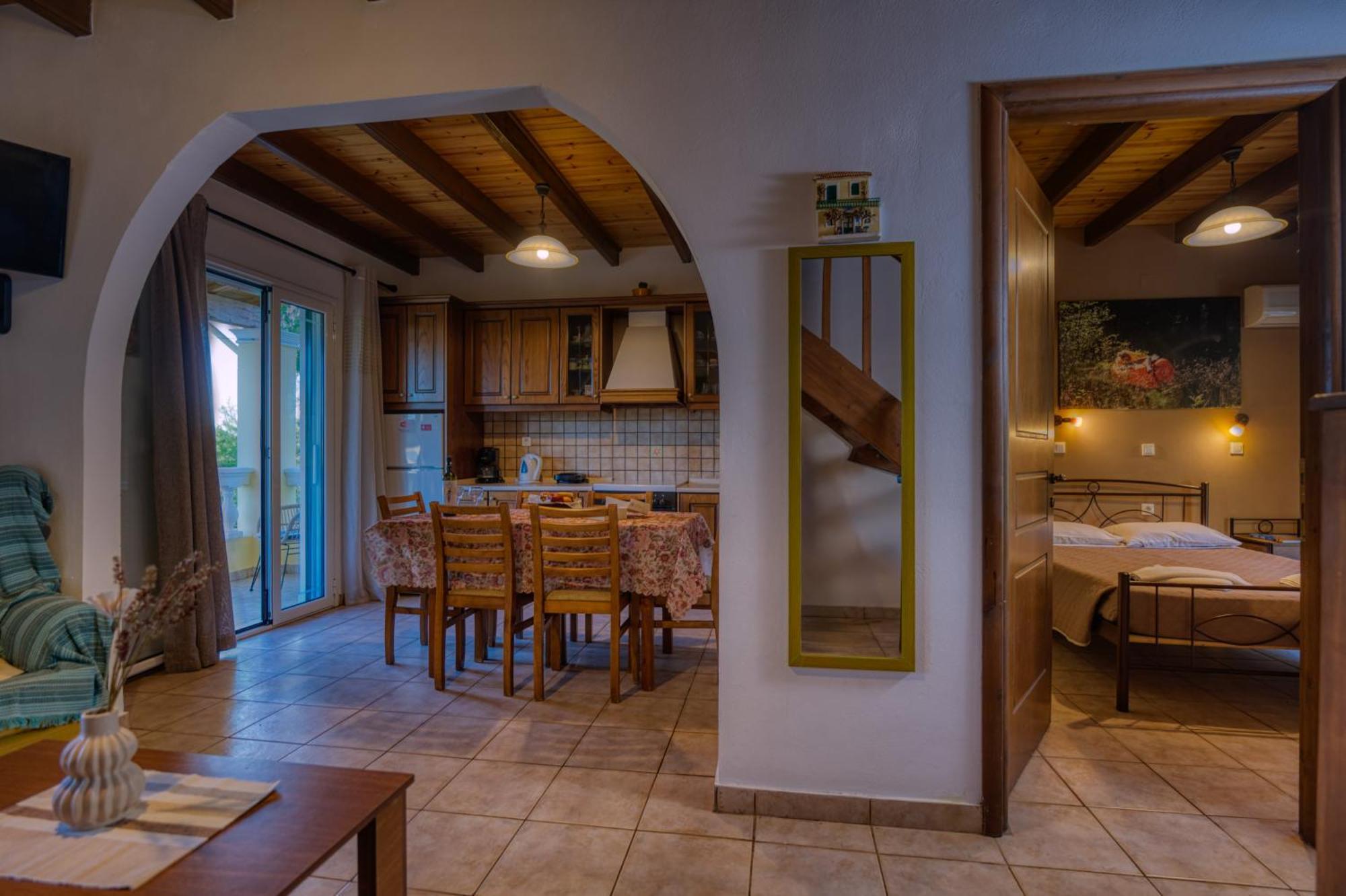 Stefanias Appartments Agios Matthaios  Luaran gambar