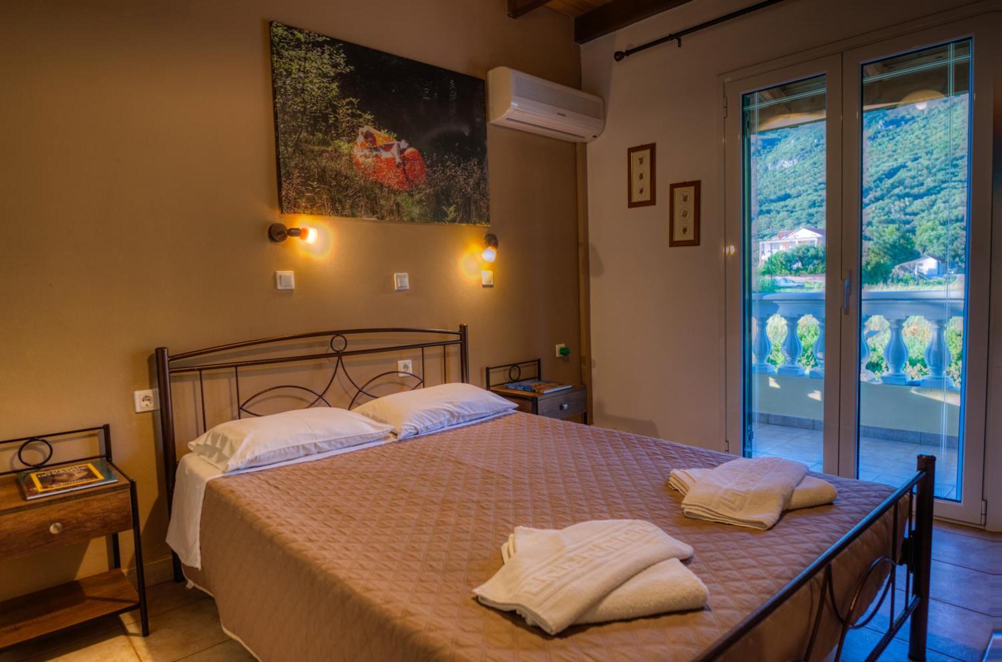 Stefanias Appartments Agios Matthaios  Luaran gambar