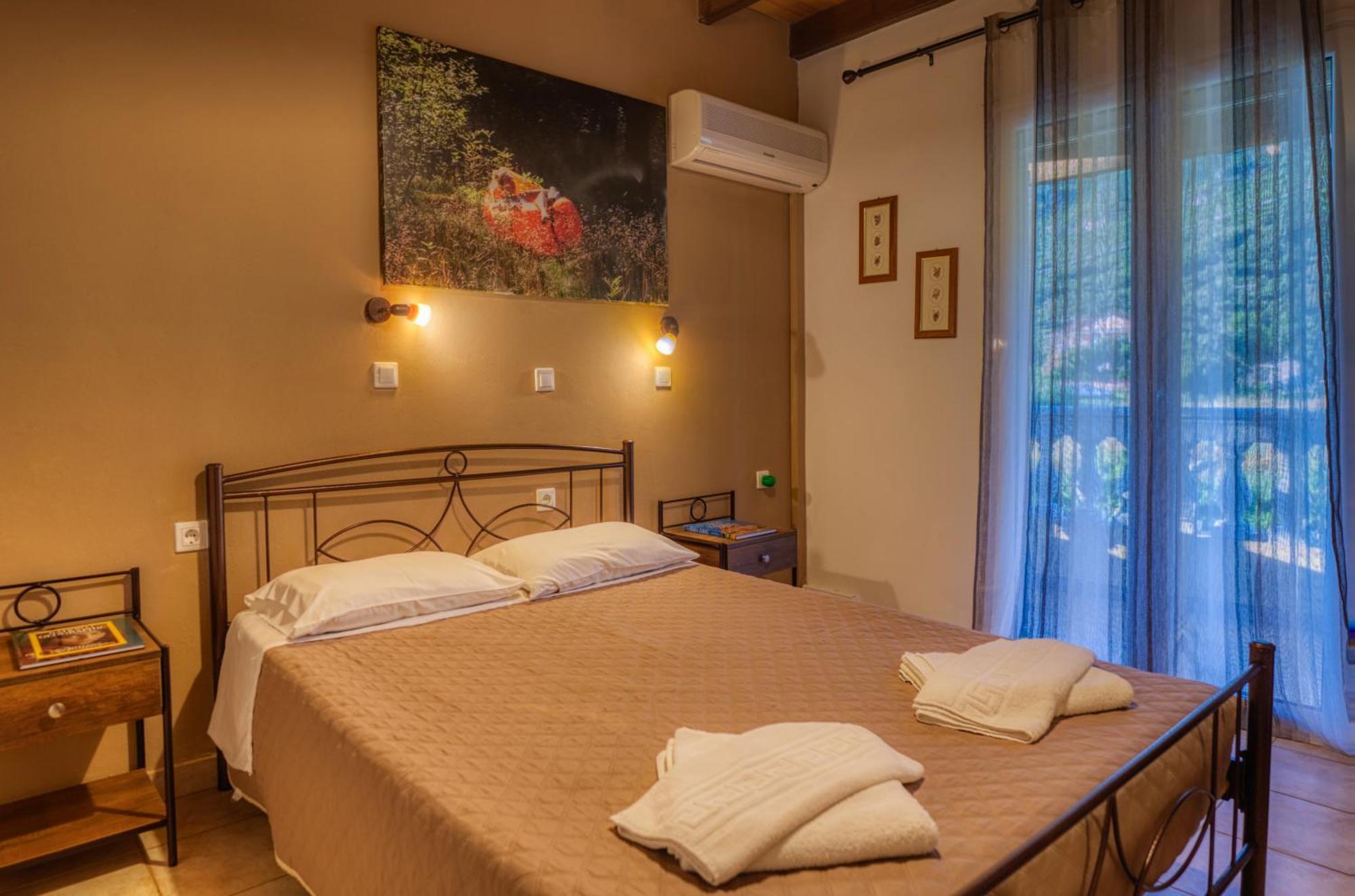 Stefanias Appartments Agios Matthaios  Luaran gambar