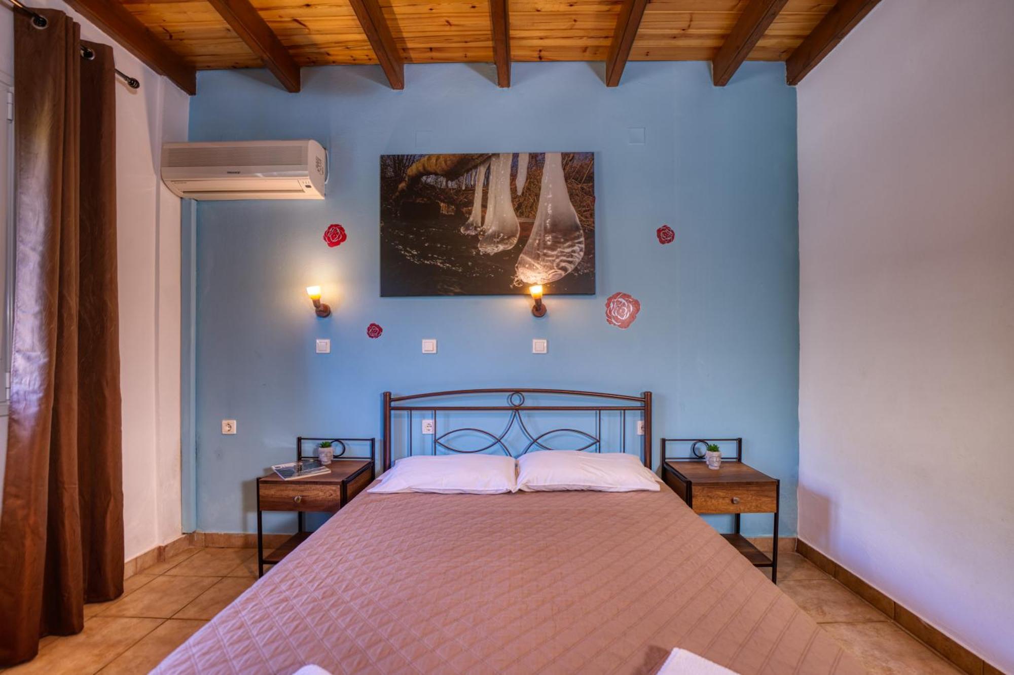 Stefanias Appartments Agios Matthaios  Luaran gambar