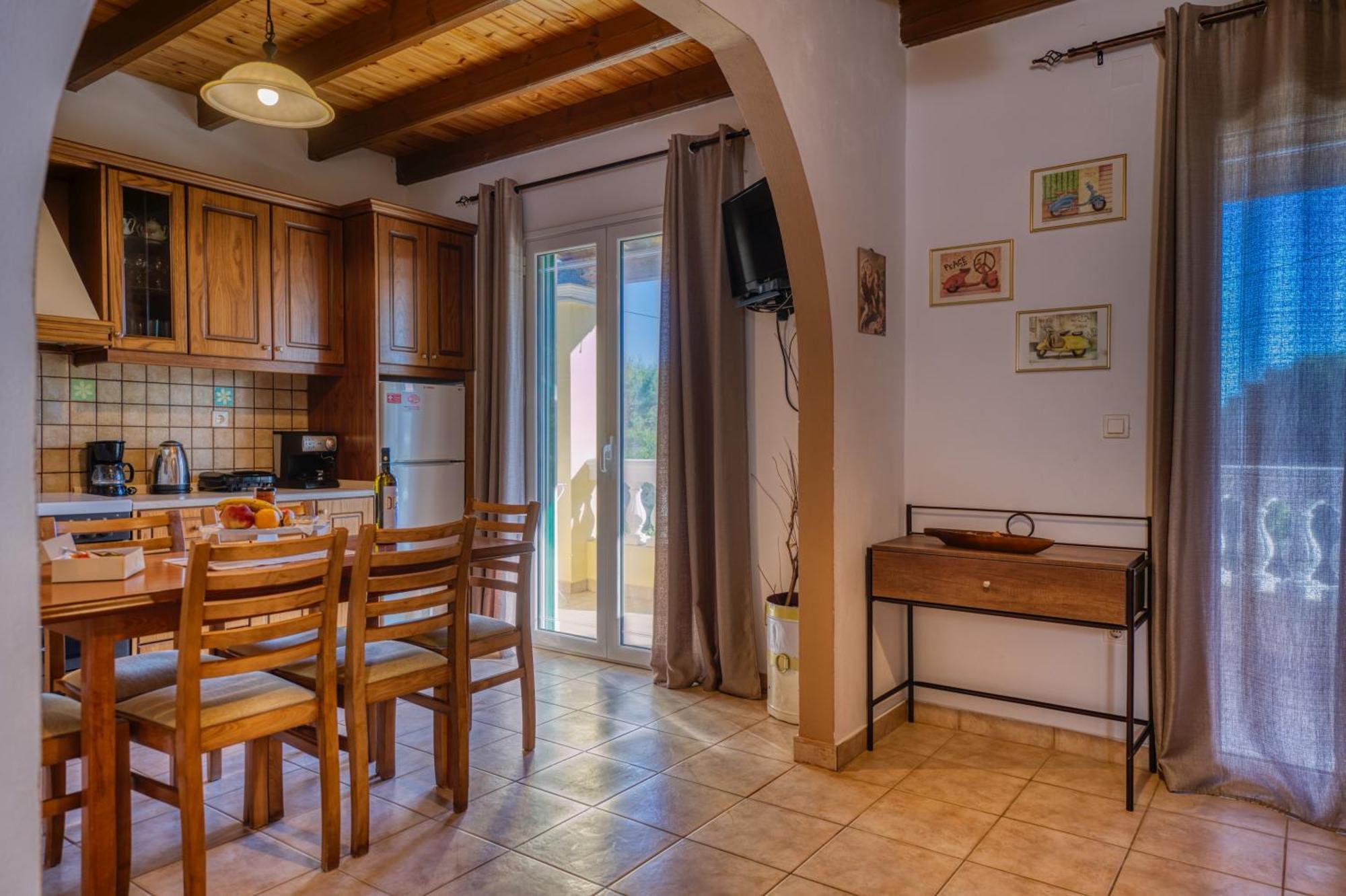 Stefanias Appartments Agios Matthaios  Luaran gambar
